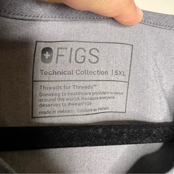 Figs Technical Collection Women’s Casma Graphite Gray V-Neck Scrub Top Sz 5 XL - Picture 8 of 10